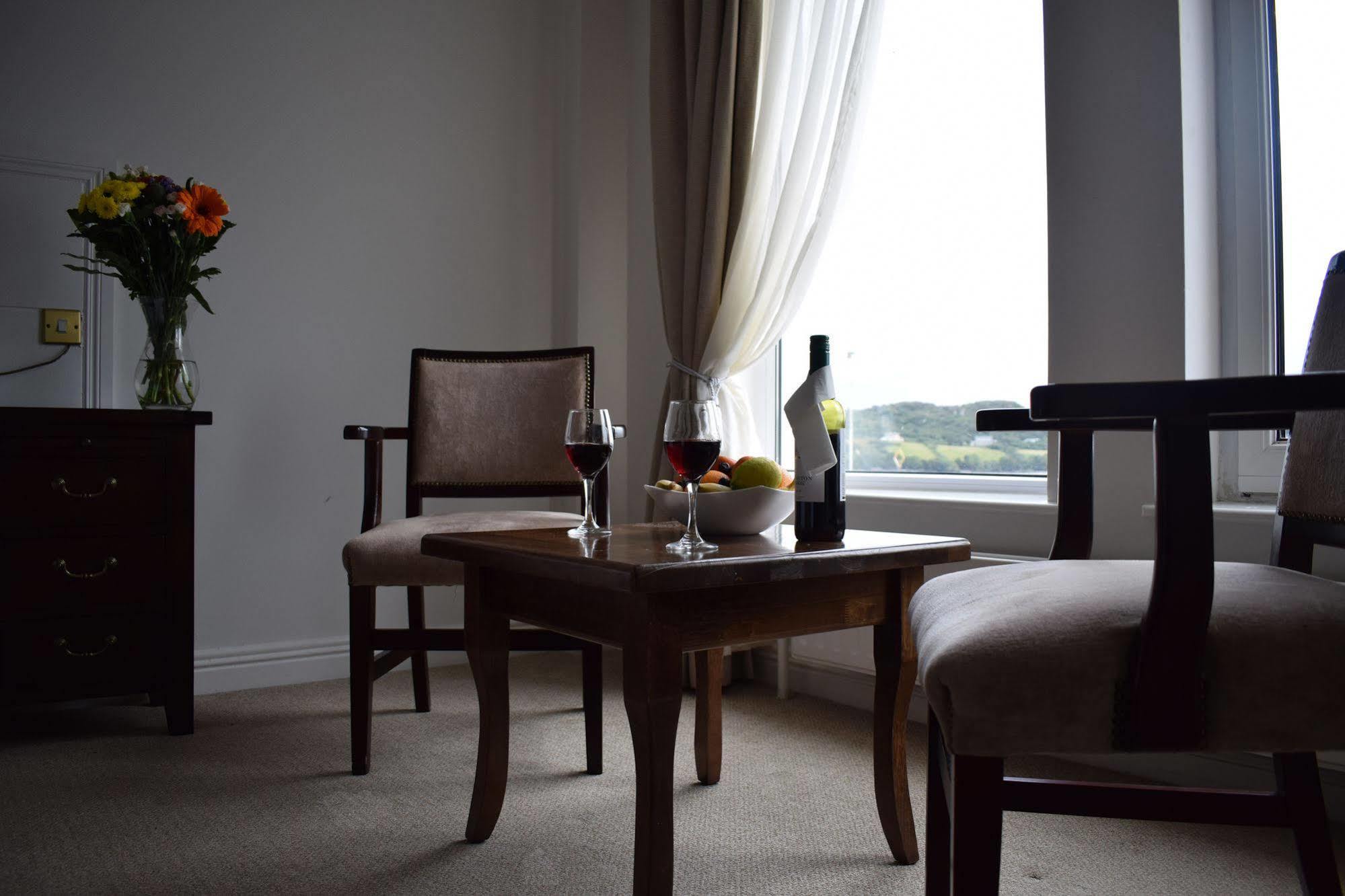 Bay View Hotel คิลลีเบกส์ ภายนอก รูปภาพ
